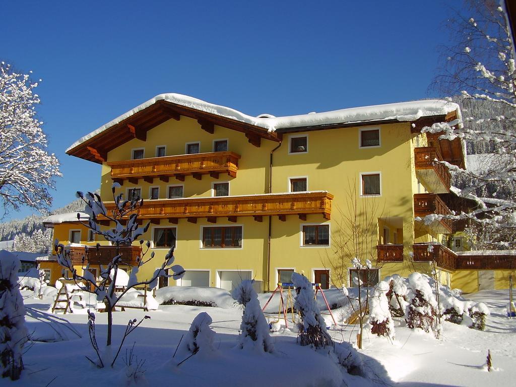 Hotel Pension Barbara Sankt Martin am Tennengebirge Bagian luar foto