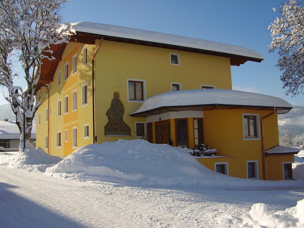 Hotel Pension Barbara Sankt Martin am Tennengebirge Bagian luar foto