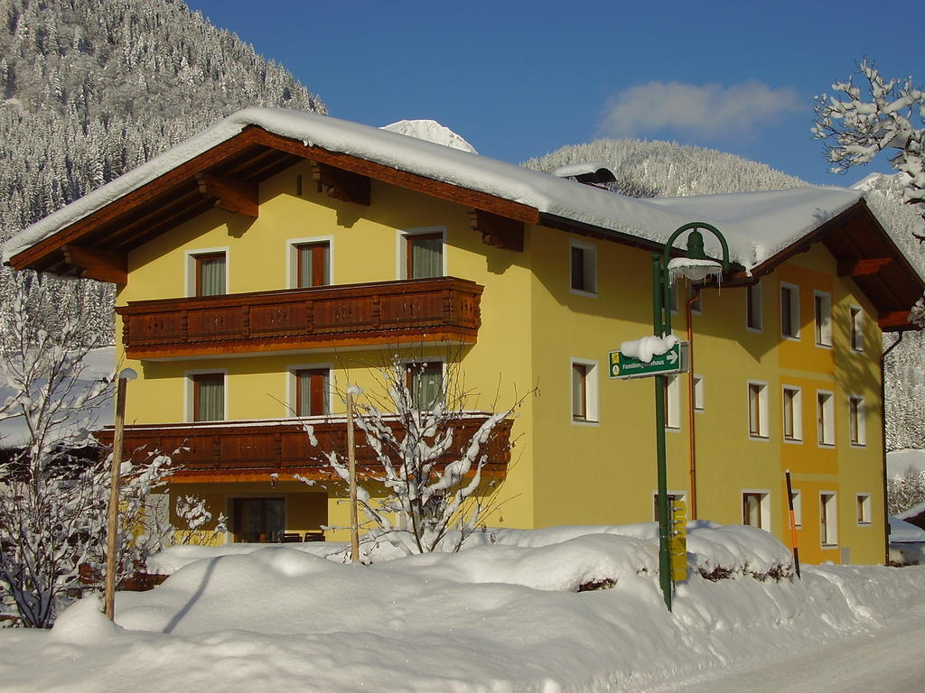 Hotel Pension Barbara Sankt Martin am Tennengebirge Bagian luar foto